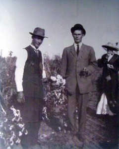 W. W. Wilmore with customers in the dahlia garden.